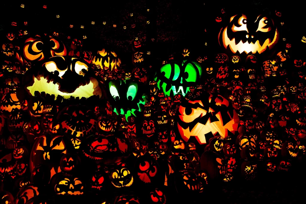 Hunderte leuchtende Kürbislaternen beim Jack O’Lantern Spectacular in Louisville, Kentucky.