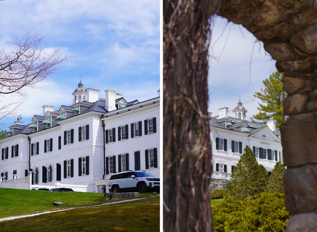 Historisches Haupthaus von The Mount in Lenox, Massachusetts, mit klassischer weißer Fassade und grünen Fensterläden.
