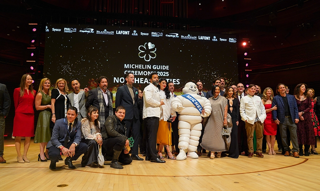 Gruppenfoto bei der Michelin Guide Ceremony 2025 für die Northeast Cities mit ausgezeichneten Köchinnen und Köchen