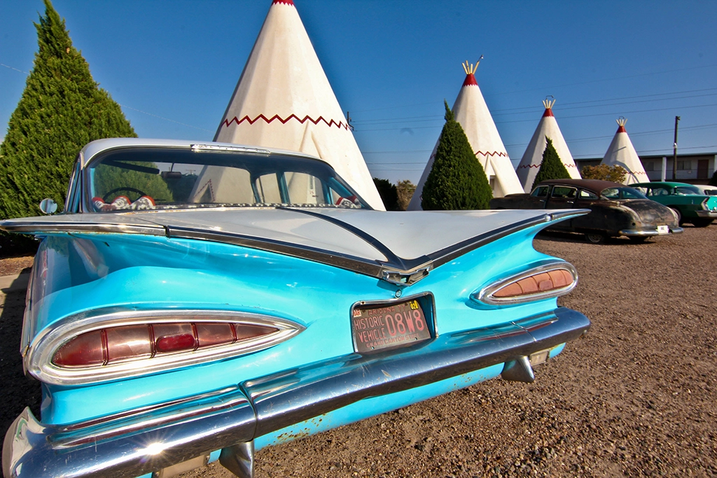 Wigwam Motel mit Tipi-förmigen Zimmern entlang der Route 66 in Arizona.