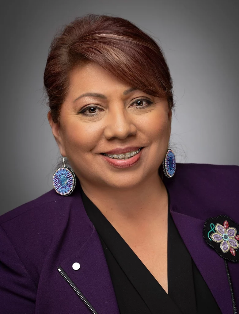 Porträt von Sherry L. Rupert, CEO der American Indigenous Tourism Association.