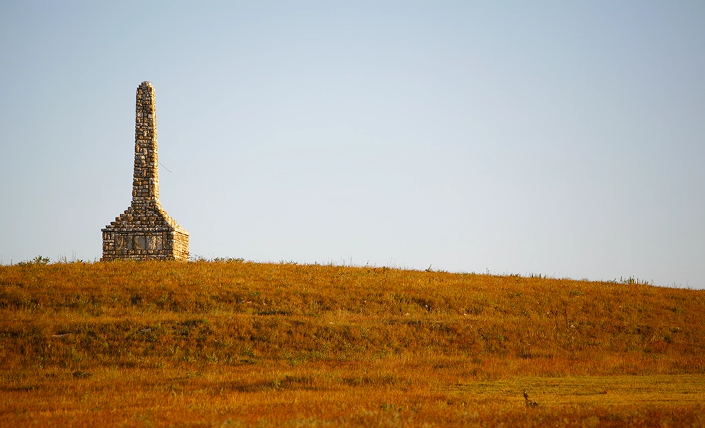 Al-le-ga-wa-ho Denkmal im Kaw Tribal Park in Kansas.