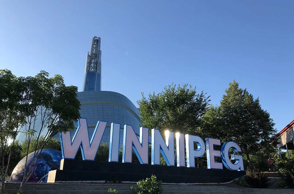 Winnipeg zu Fuß: Zwischen Naturpfaden und urbaner Verspieltheit