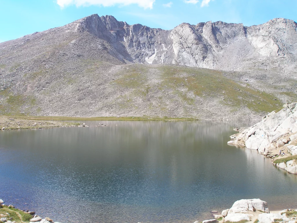 Summit Lake unterhalb des Mount Blue Sky in den Rocky Mountains von Colorado.