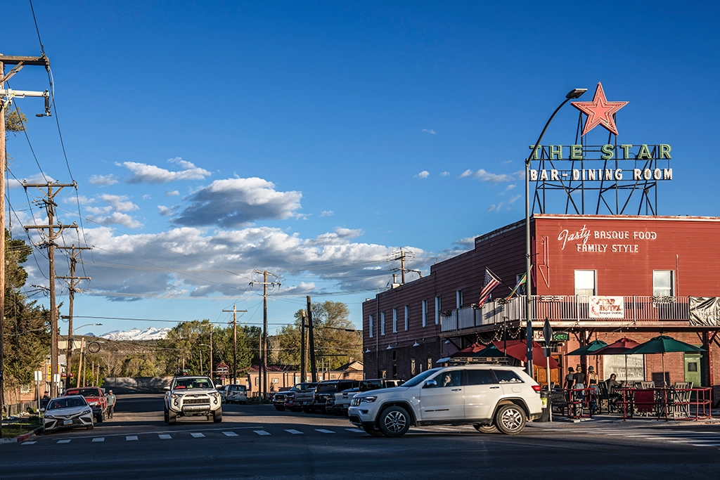 Das historische Star Hotel in Elko gehört zu den bekanntesten Basque Hotels im Westen der USA. Bis heute werden hier traditionelle Familienmenüs nach baskischer Art serviert.