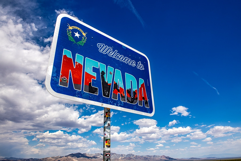 Willkommensschild an der Grenze des US-Bundesstaats Nevada.