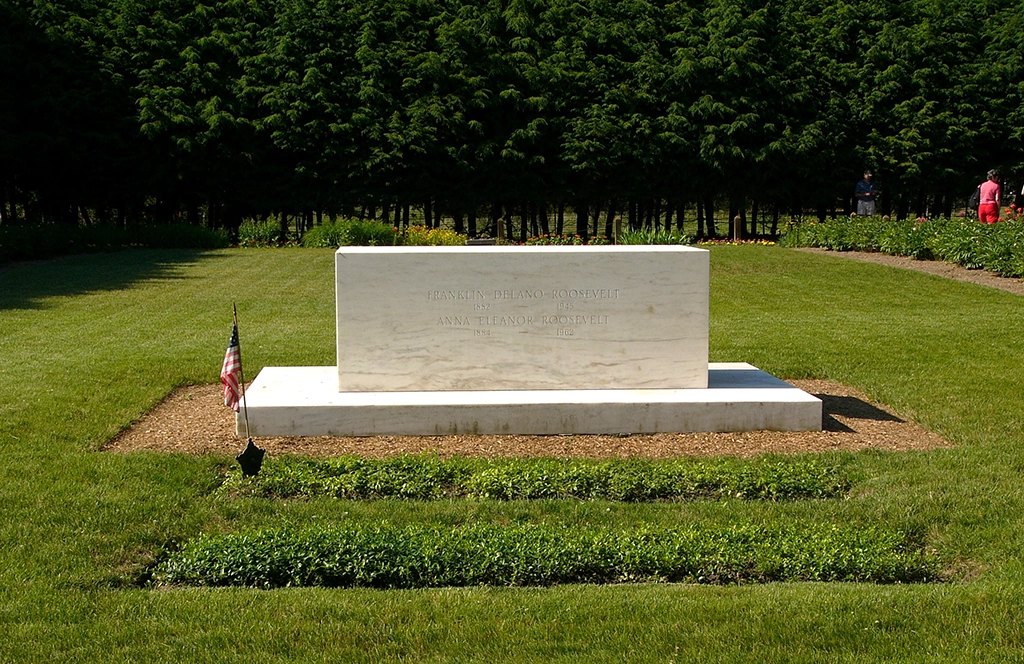 Grabstätte von Franklin und Eleanor Roosevelt im Rosengarten von Springwood in Hyde Park.