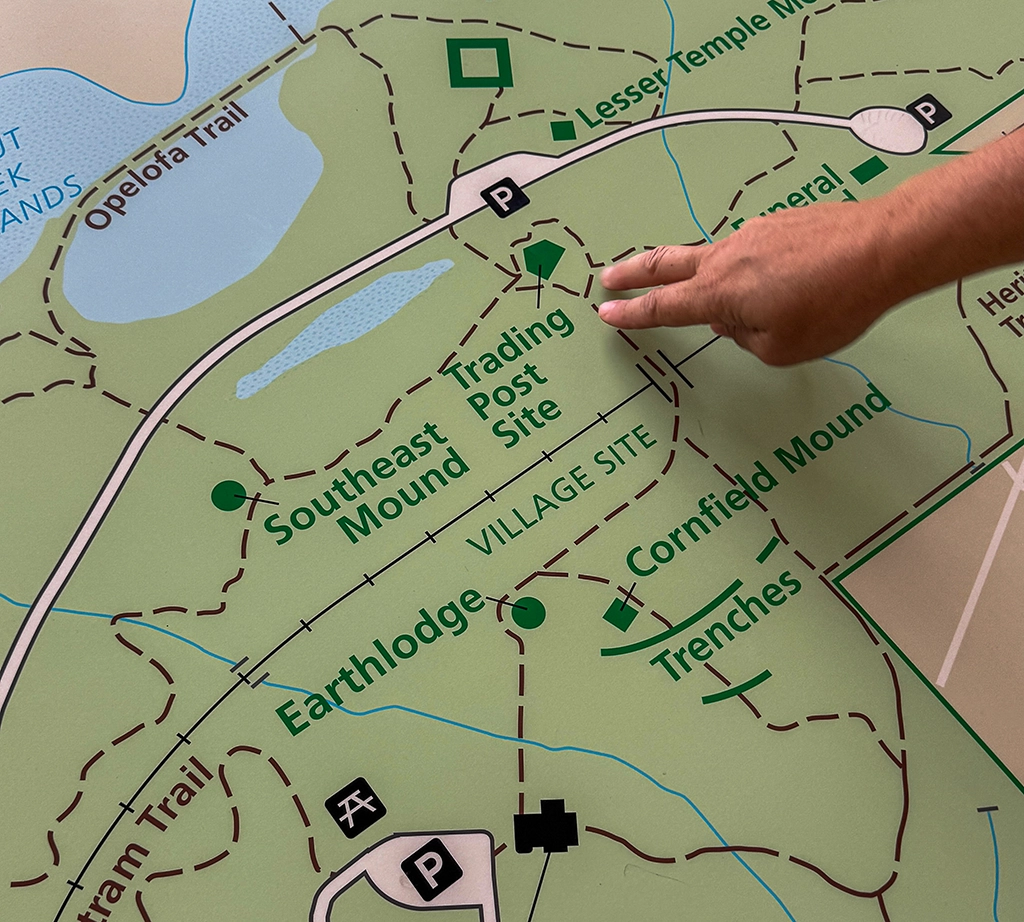 Lageplan der Ocmulgee Mounds mit Earth Lodge, Great Temple Mound und Trading Post Site.