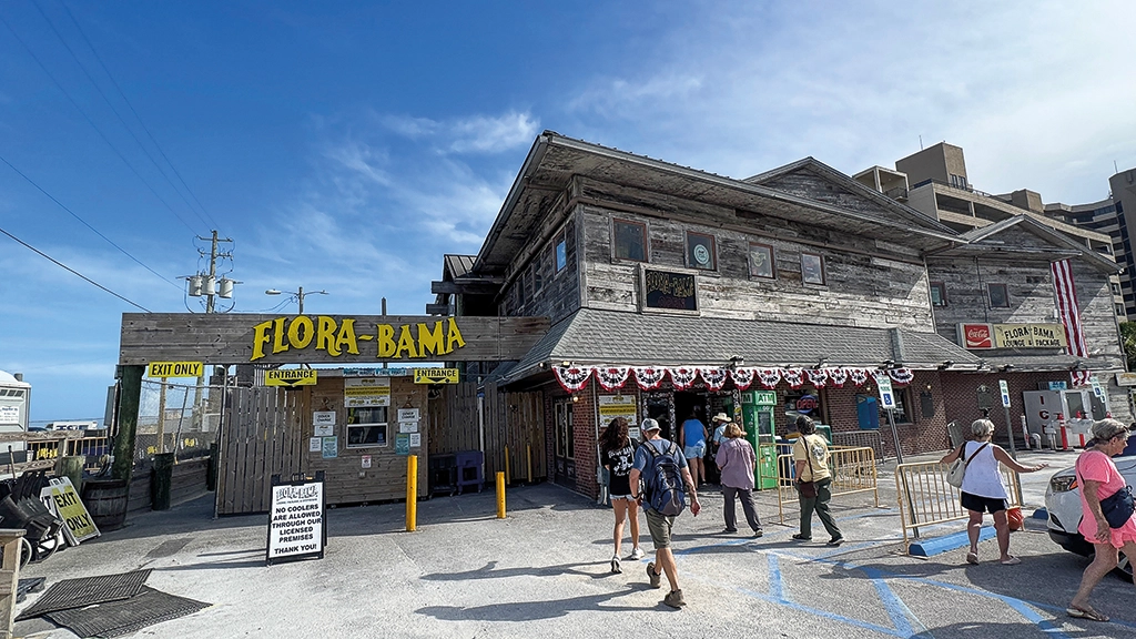 Eingang des legendären Flora-Bama an der Grenze von Alabama und Florida bei Perdido Key.
